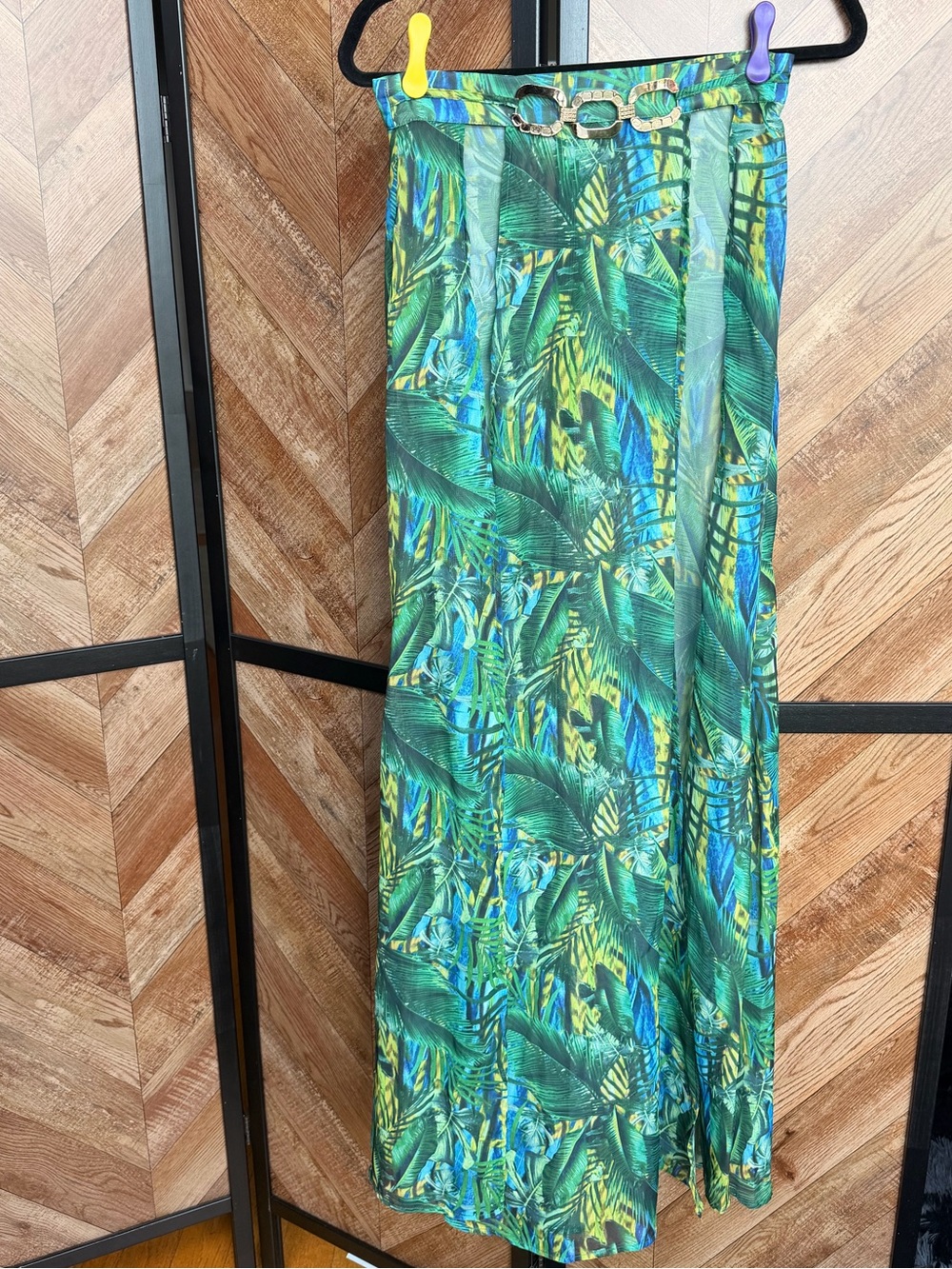 PrettyLittleThing Green Blue Tropical Print cover up skirt with Gold Buckle